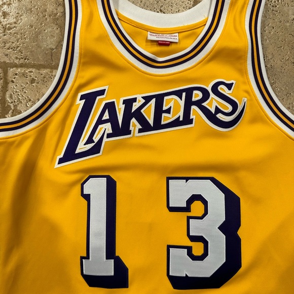 Mitchell & Ness NBA LA Lakers Wilt Chamberlain 1972 Yellow Jersey - Picture 5 of 12